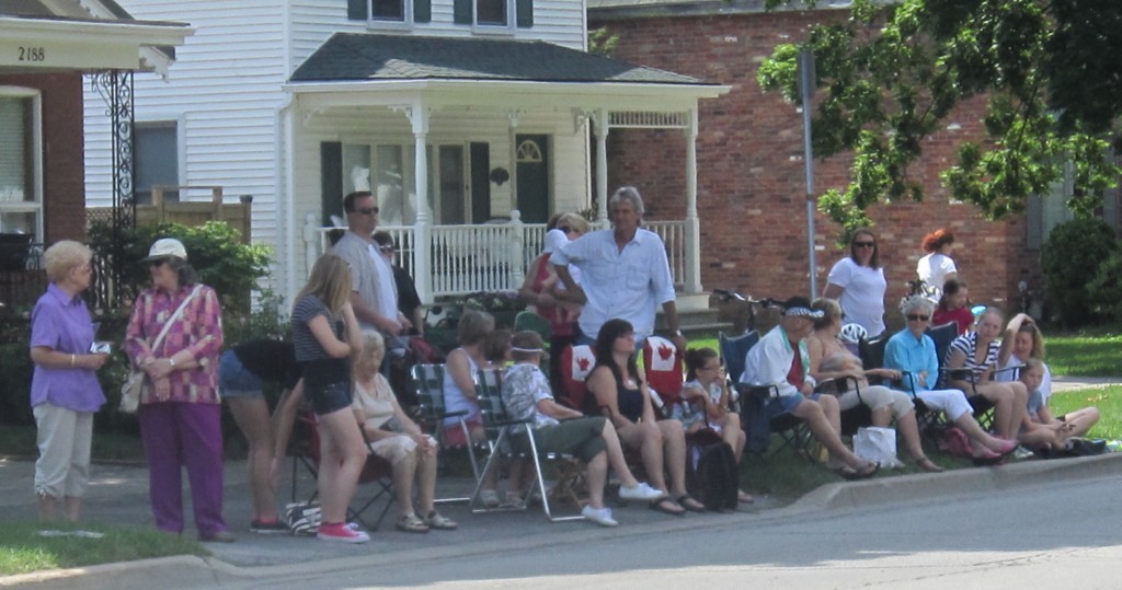 SOM 2012 Gather clusters at curb better