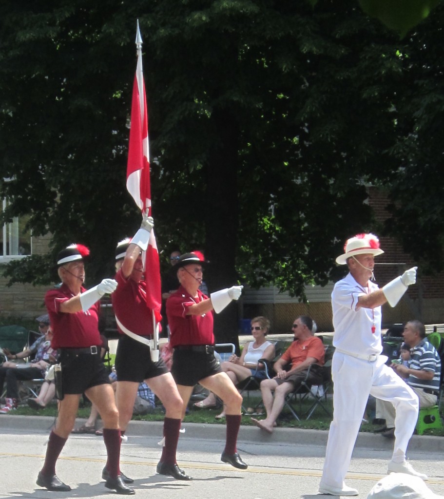 SOM 2012 Men in shorts