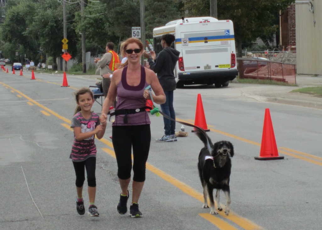 Fox 2013 ommy+daughter+dog