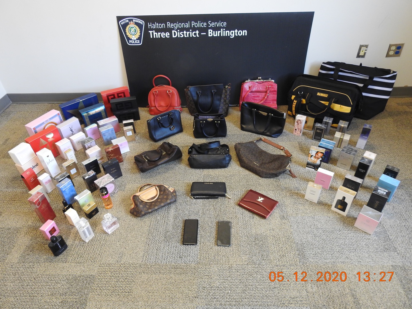Purse Theftphoto