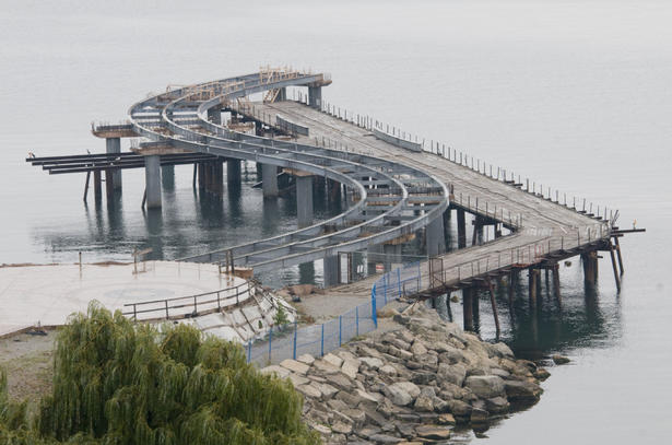 Bare bones Pier from high with trestle