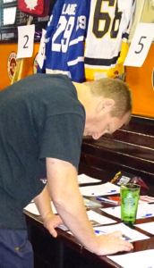 central-silent-auction-looking