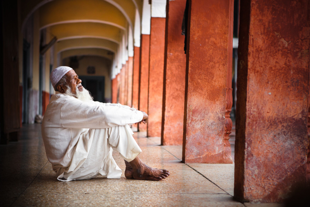 David du Chemin picture - man at mosque