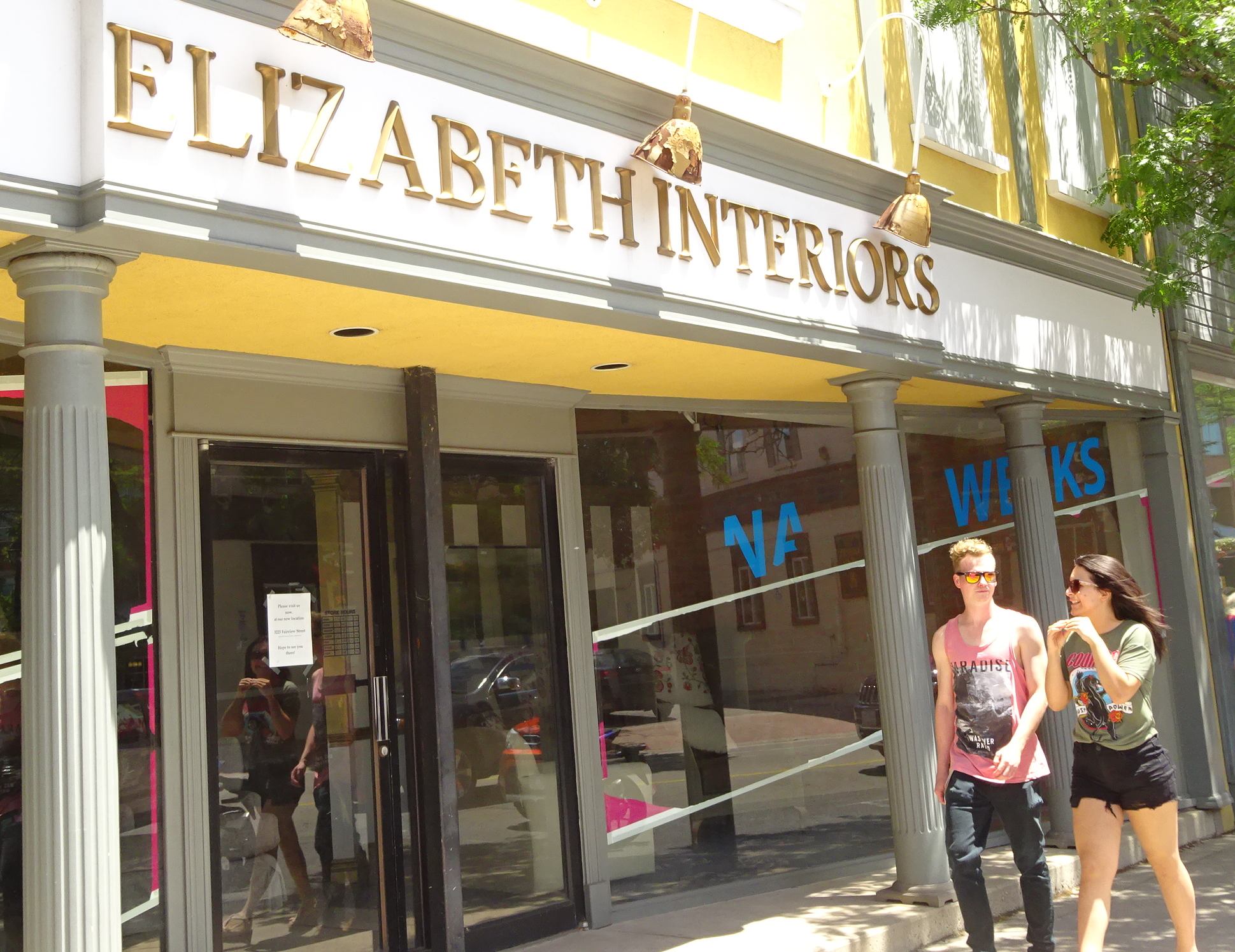 Elizabeth Interiors - Brant Street sign
