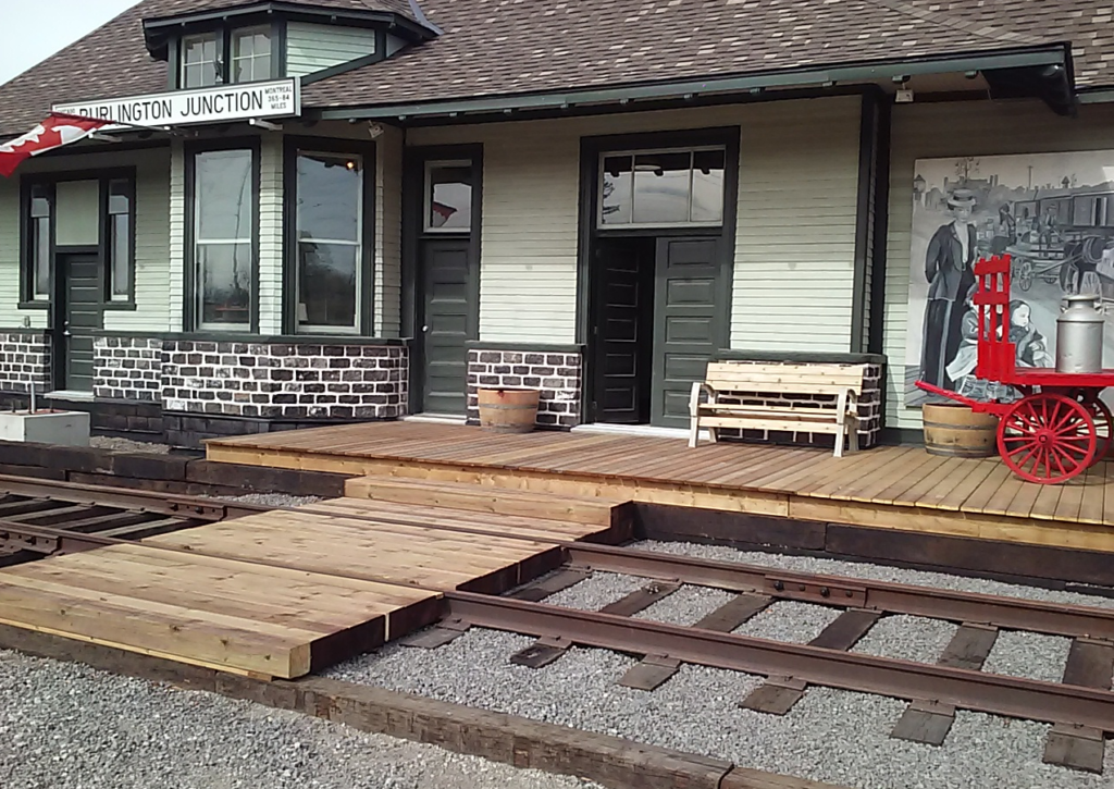 Freeman - tracks in place