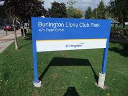 Lions park on Pearl