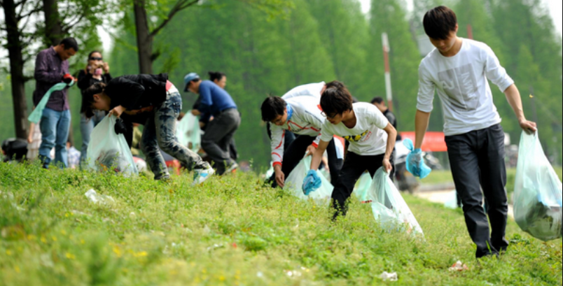 Litter - people picking it up