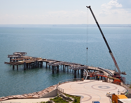 Pier Aug 28, 2012 - beams going in.