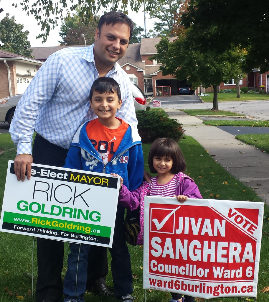 Sangera Jivan - with Goldring sign and kids