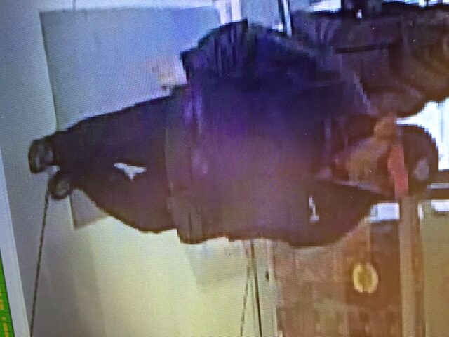 metro one suspect walking in